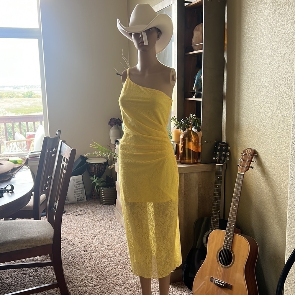 NBD/ Revolve/ Yellow lace One Shoulder MIDI Dress size S - Picture 3 of 9